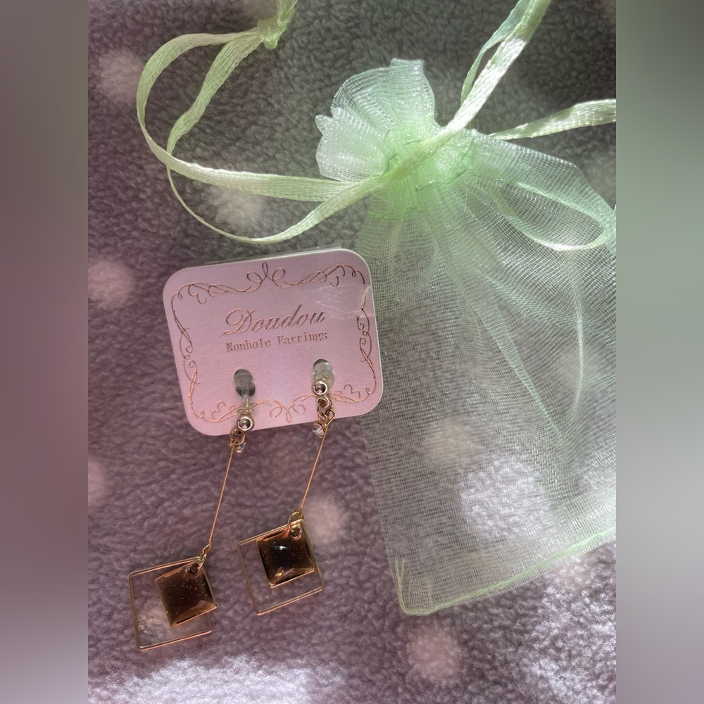 Cute Earrings purchased in Japan - Picture 5 of 5